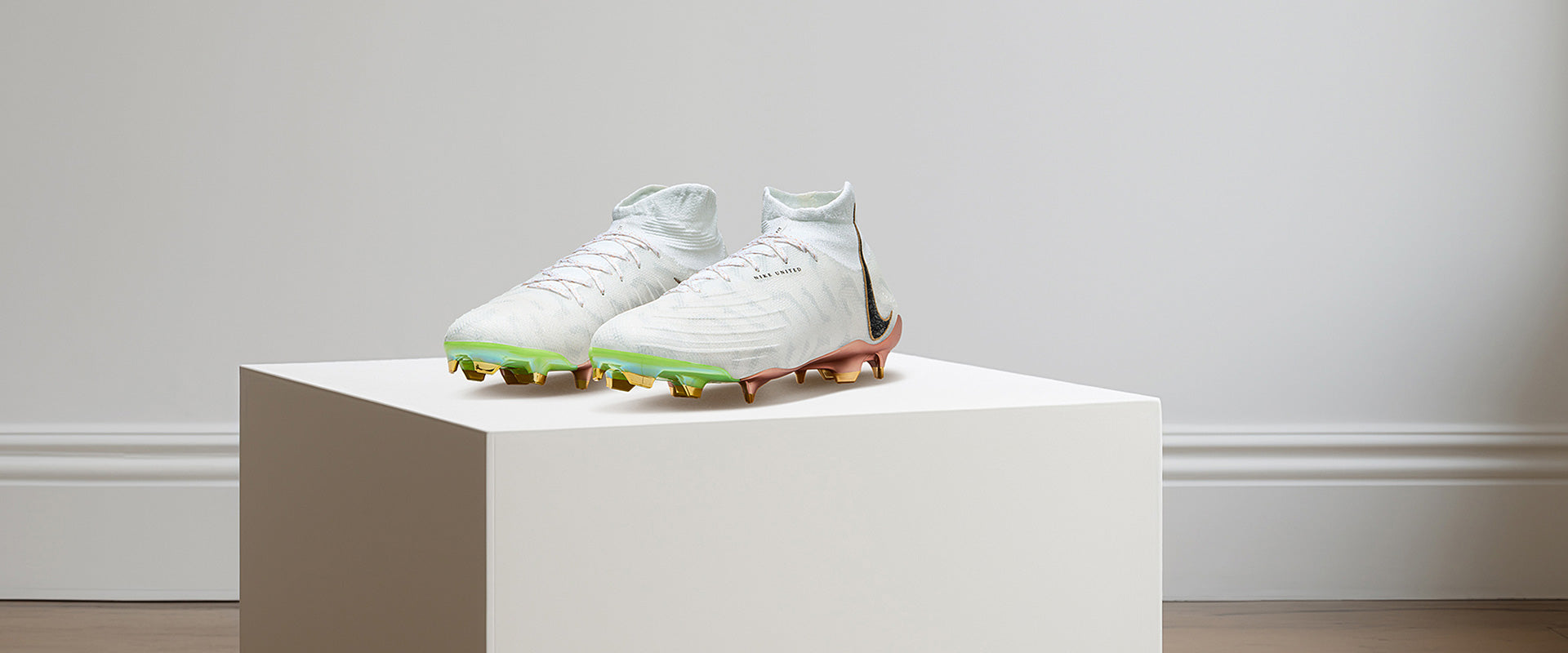Nike Phantom Luna Elite FG x WWC Winner Football Boots White/Black/Metallic Gold