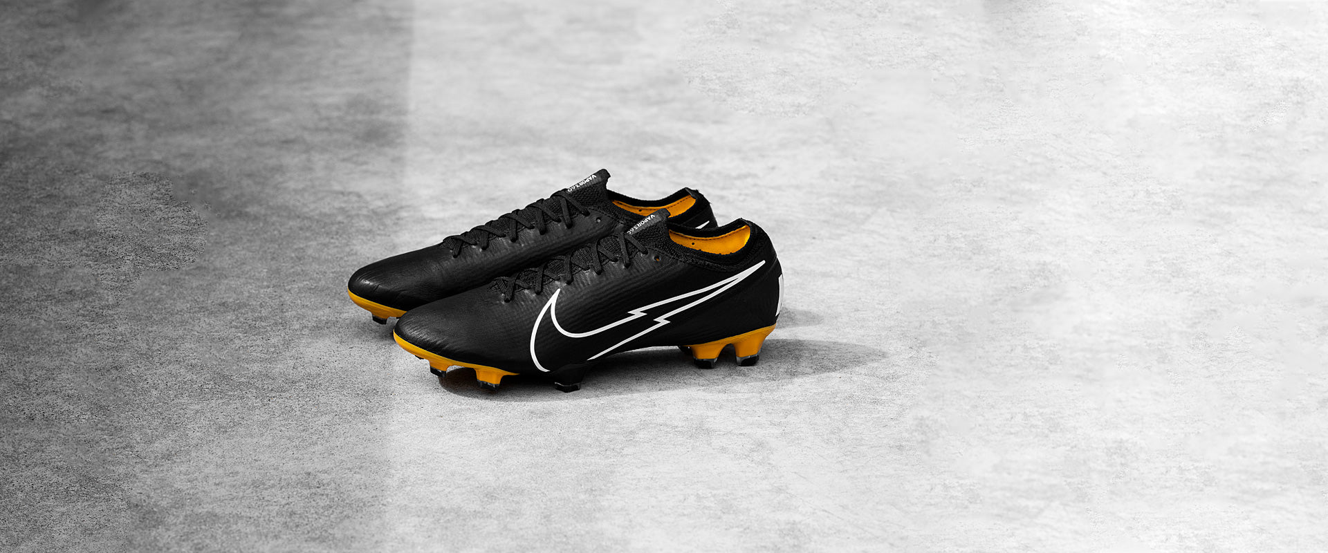 Nike Mercurial Vapor XIII Elite Tech Craft FG Football Boots Black/White/Gold