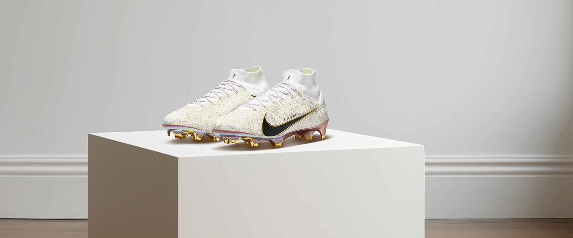 Nike Air Zoom Mercurial Superfly IX Elite FG Football Boots White/Black/Metallic Gold