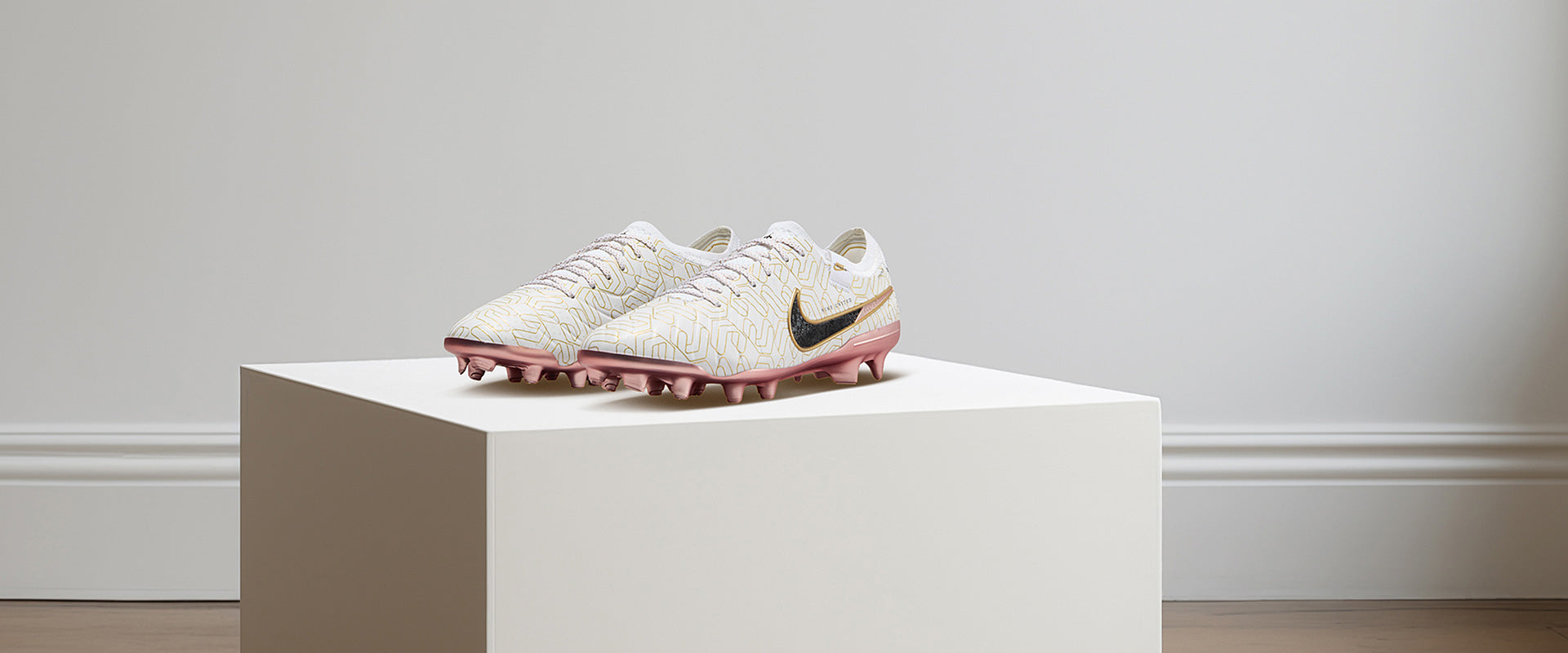 Nike Tiempo Legend X Elite FG x WWC Winner Football Boots White/Black/Metallic Gold