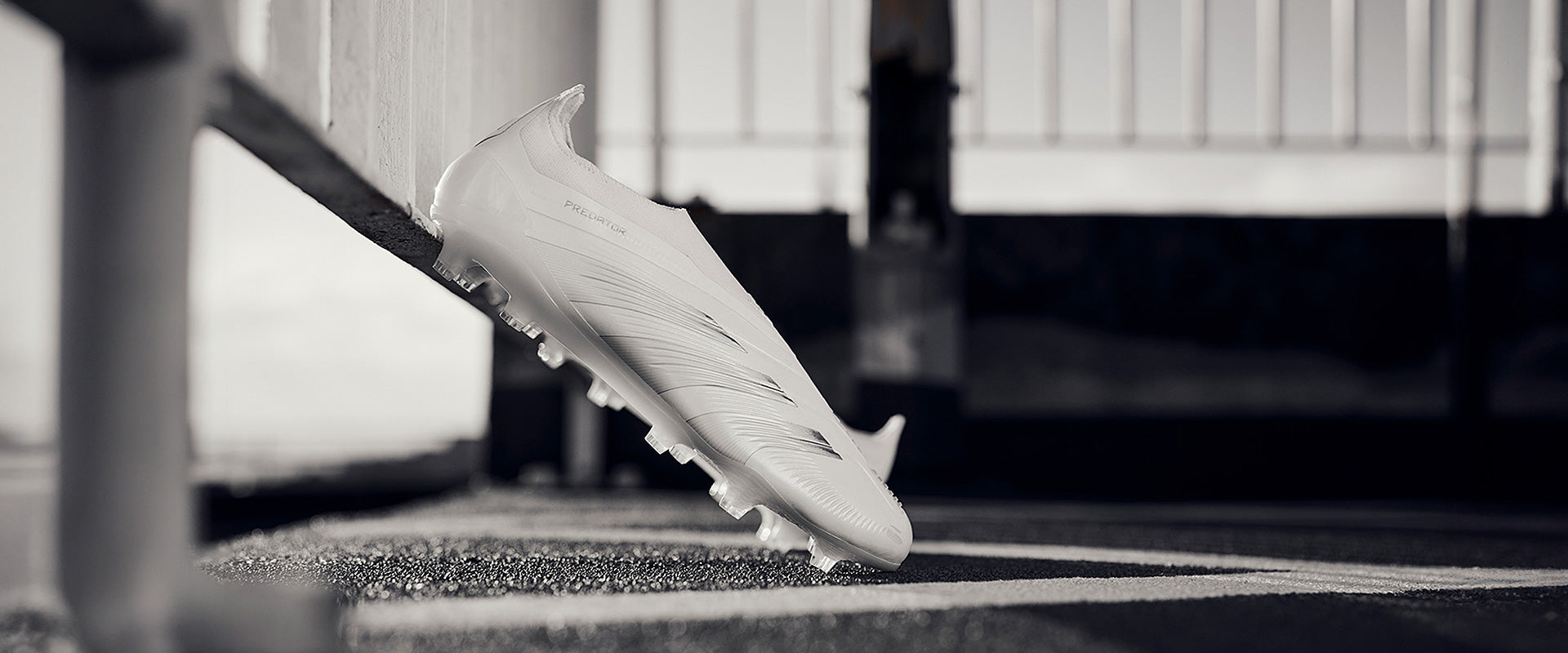 Adidas Predator Elite Laceless FG Football Boots White/Silver Met/White