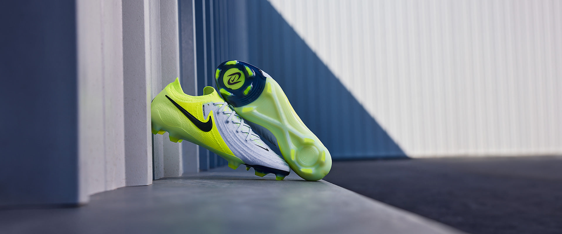 Nike Phantom GX II Elite FG Football Boots Metallic Silver/Black/Volt