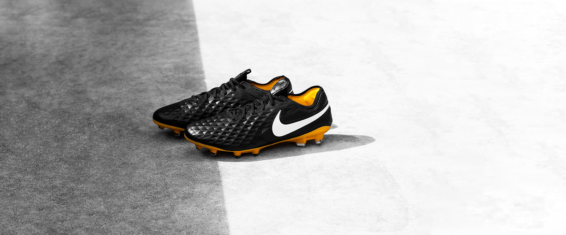 Nike Tiempo Legend VIII Elite Tech Craft FG Football Boots Black/White/Gold